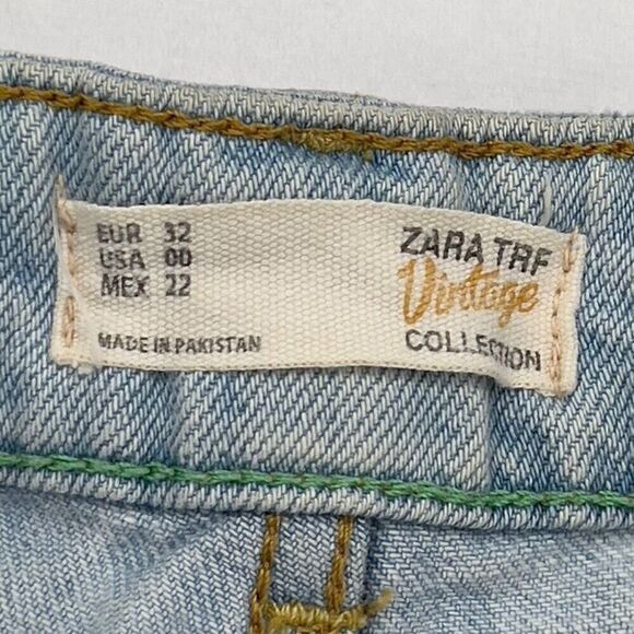 Zara TRF Vintage Collection Light Wash Distressed High Rise Jean Shorts Size 00 - Picture 2 of 5